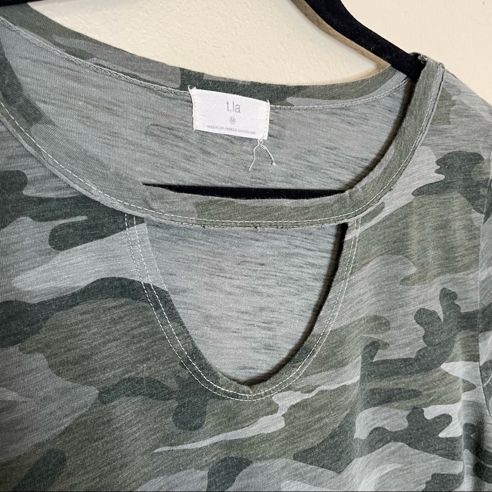 Anthropologie t.la Camo Short Sleeve Tee with V- neck Cut Out - Picture 3 of 6